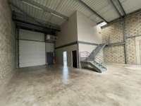 logistics - Local d’activités À Louer - gallery thumbnail - 3
