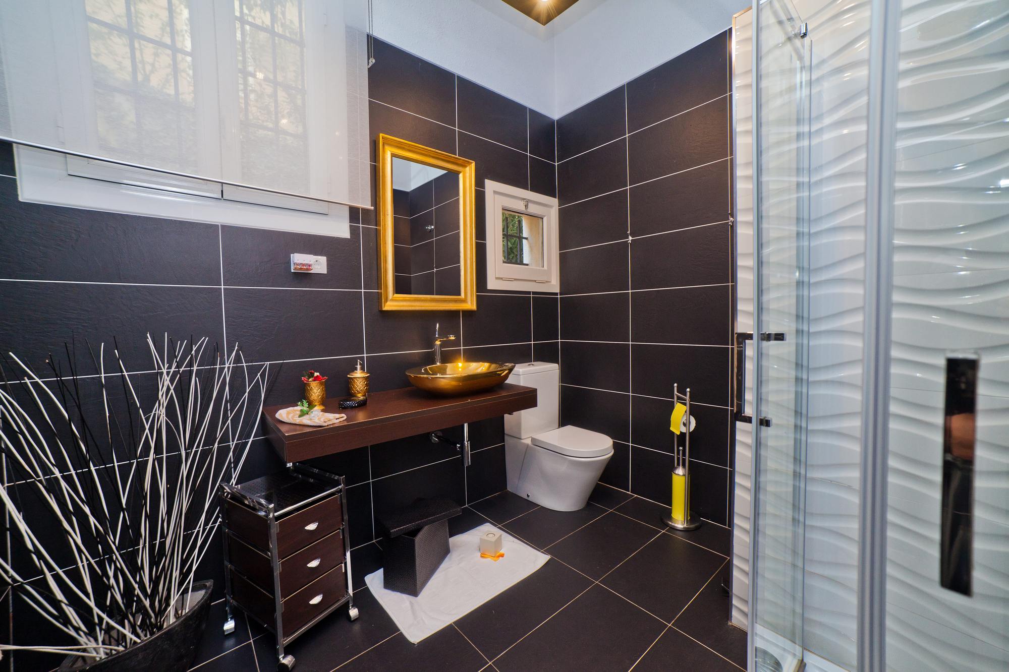 living - 550m² house / villa for sale in Horta-Guinardó, Barcelona - gallery thumbnail - 3
