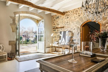living - Masía de 689m² en venta en Tiana, Maresme - featured