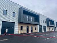 logistics - Activités / Bureaux À Louer - gallery thumbnail - 3