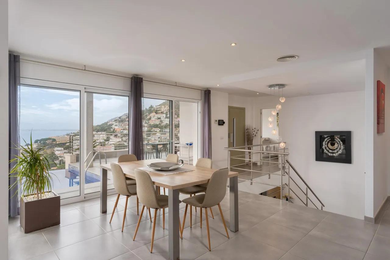 living - 384m² house / villa for sale in Bay of Roses, Costa Brava - gallery - 6