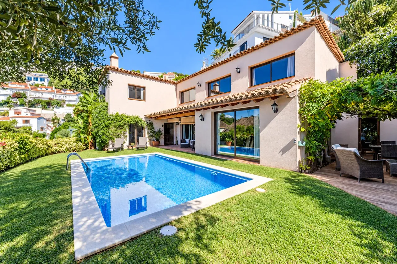 living - Casa / villa de 261m² con 50m² terraza en venta en Levantina - gallery - 2