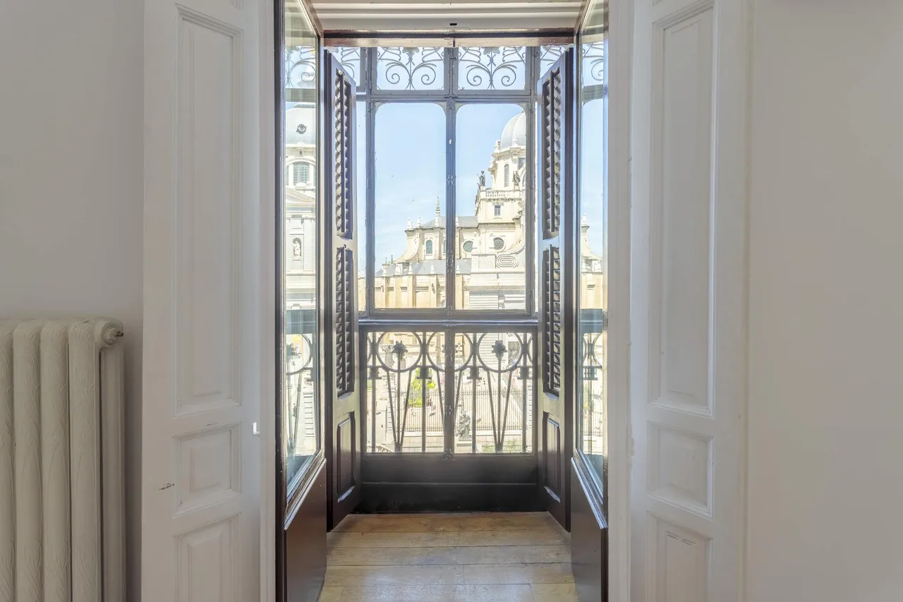 living - 140m² apartment for rent in Palacio, Madrid - gallery - 4