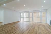 living - Piso de 180m² con 50m² terraza en venta en Eixample Izquierdo - gallery thumbnail - 2