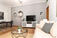 living - 97m² apartment for rent in Cortes / Huertas, Madrid - gallery thumbnail - 7
