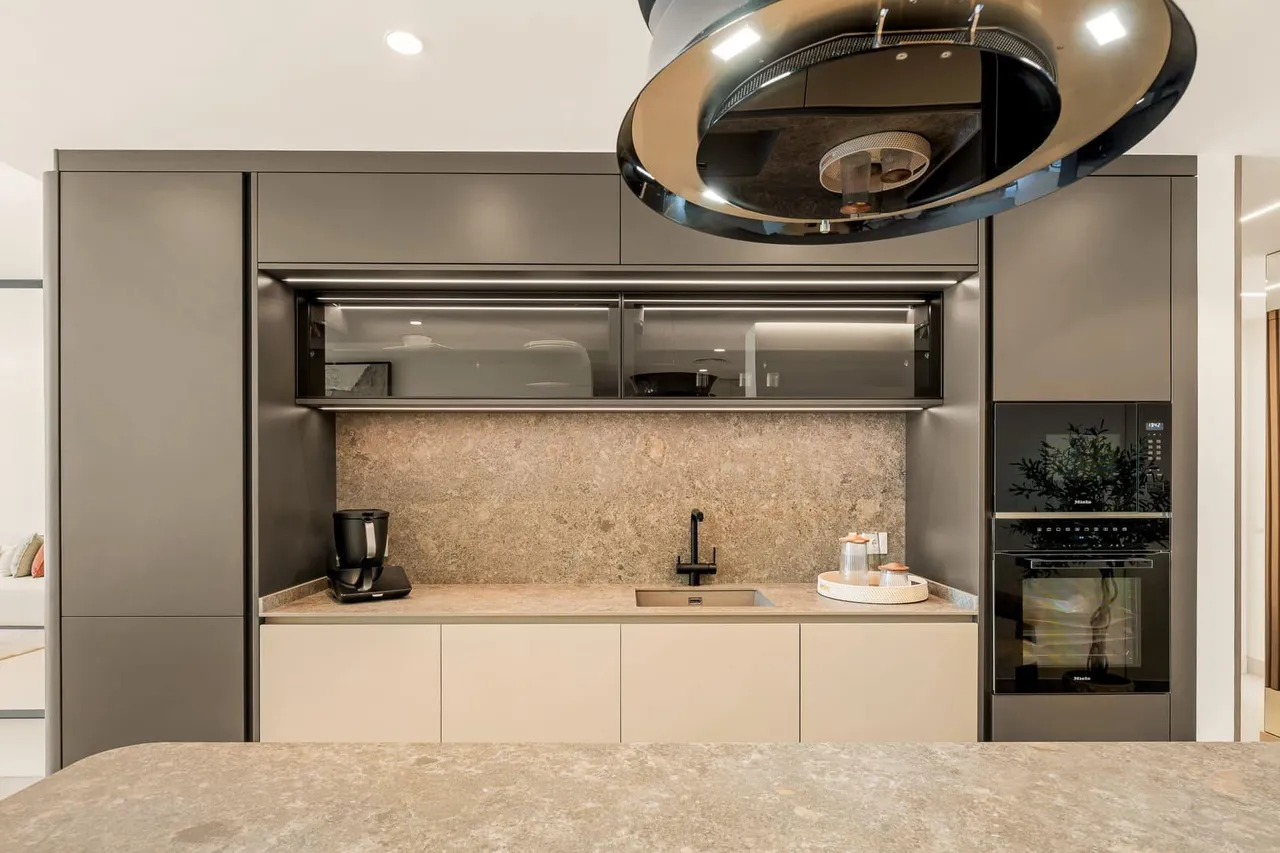living - 183m² penthouse with 183m² terrace for sale in New Golden Mile - gallery - 7