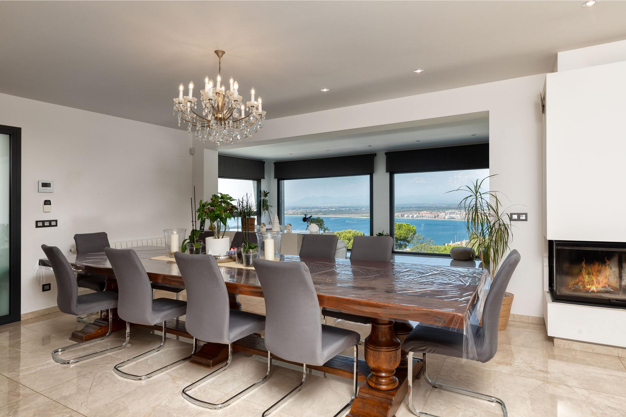 living - 419m² house / villa for sale in Bay of Roses, Costa Brava - gallery thumbnail - 5