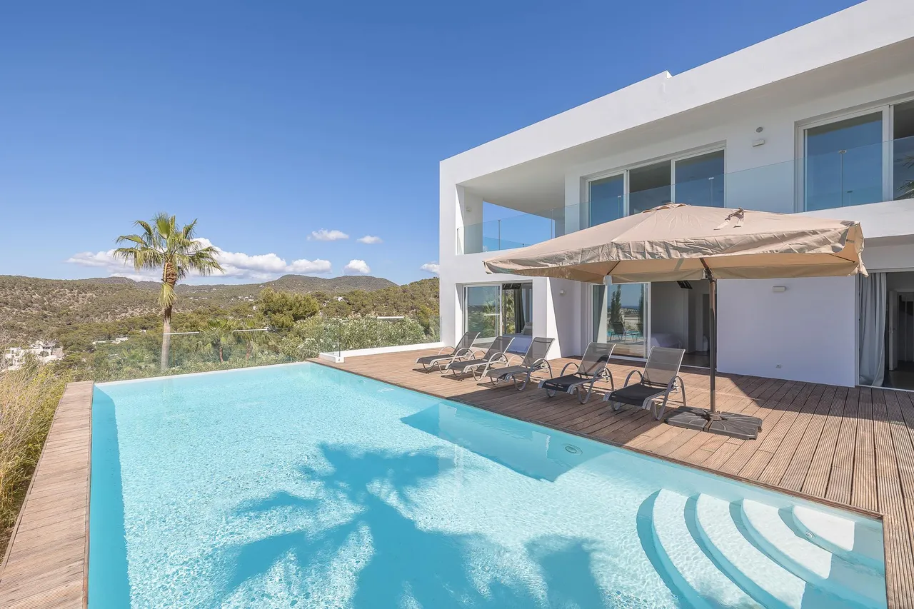 living - 1,100m² house / villa for sale in San José - gallery - 4