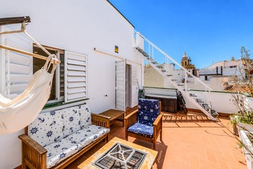 living - Ático de 111m² con 80m² terraza en venta en Sitges Town - featured