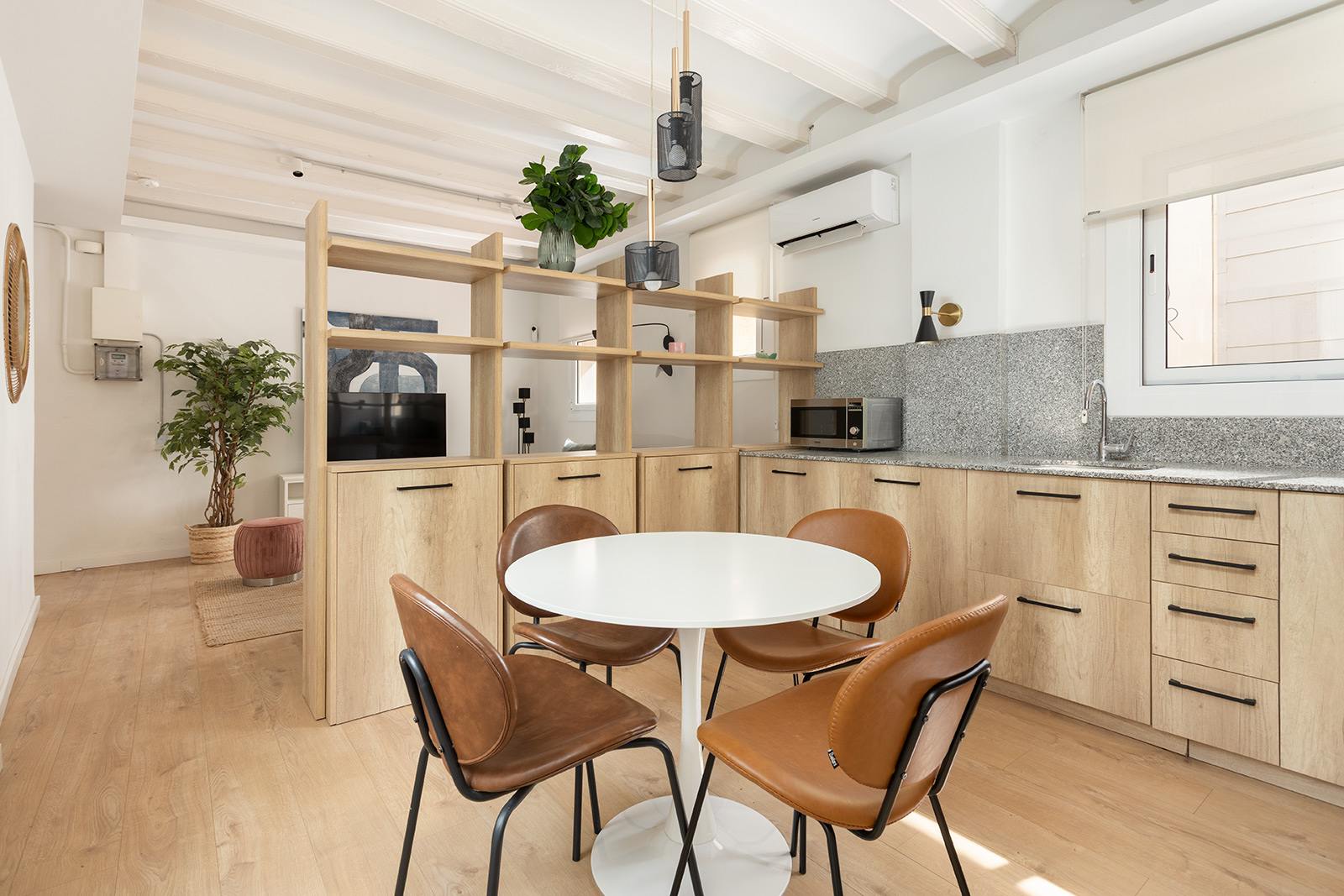 living - Piso de 67m² en venta en Gótico, Barcelona - gallery thumbnail - 10