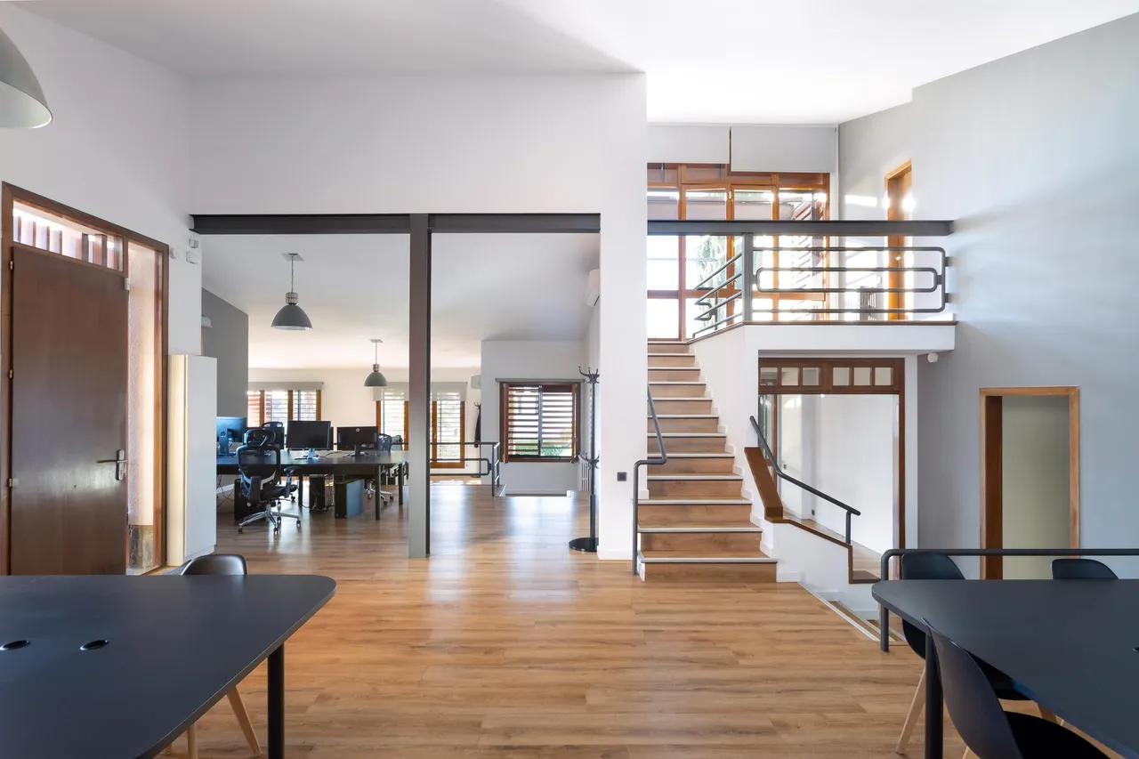 living - 848m² house / villa for sale in Tiana, Barcelona - gallery - 4