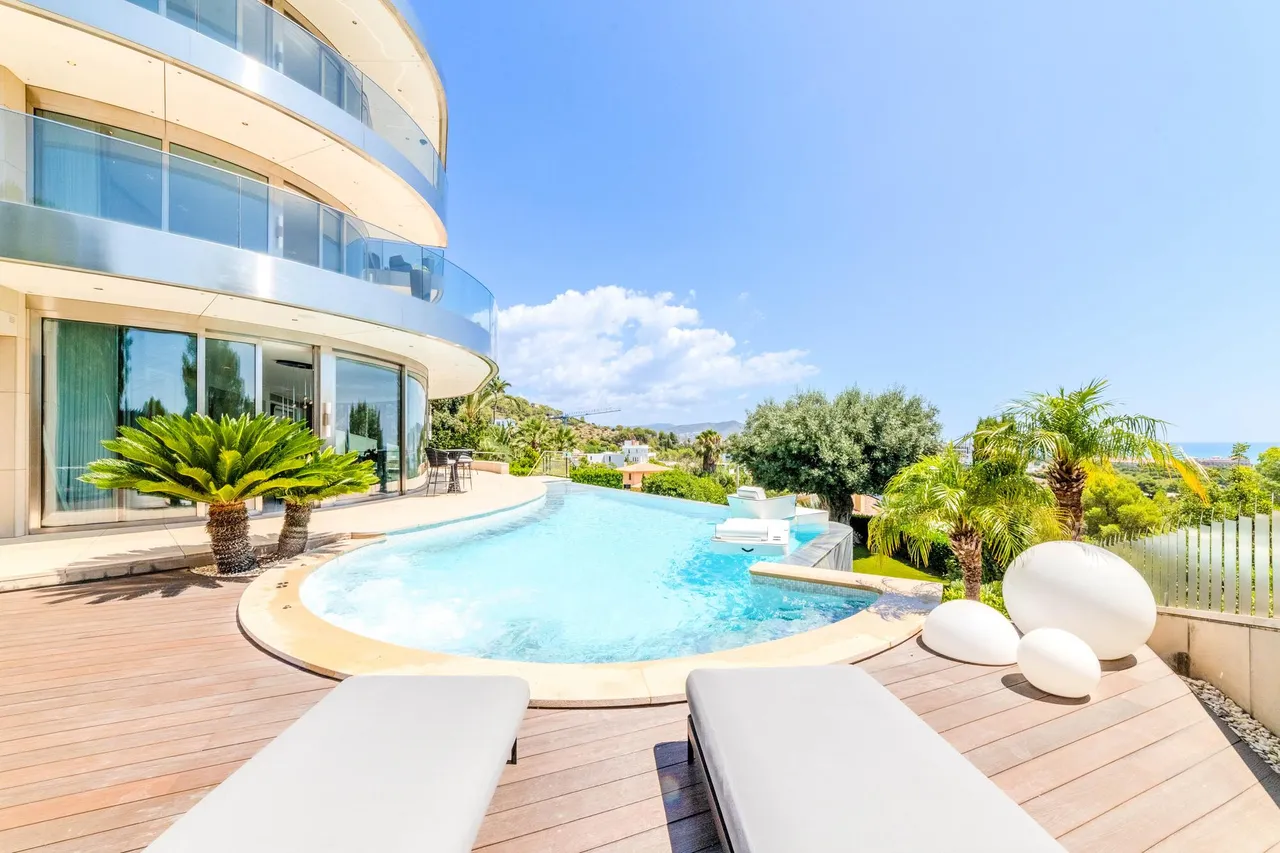 living - 615m² house / villa for sale in Terramar, Barcelona - gallery - 5