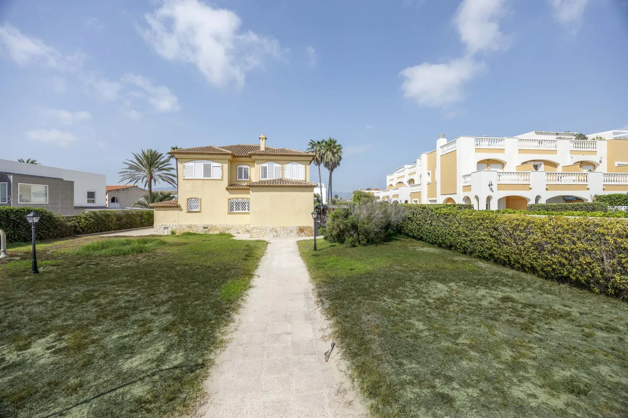 living - 366m² house / villa for sale in Cullera, Valencia - gallery - 3