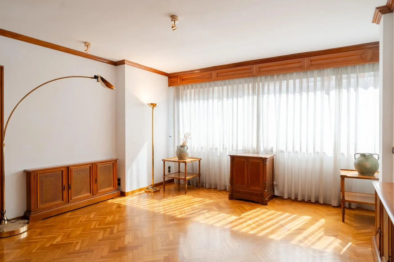 living - 352m² apartment for sale in Sant Francesc, Valencia - gallery - 3