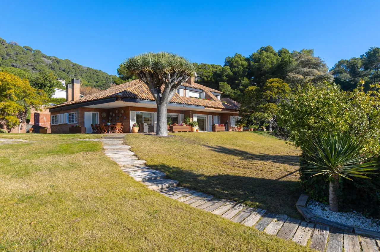 living - Casa / villa de 617m² en venta en Premià de Dalt, Barcelona - gallery - 2
