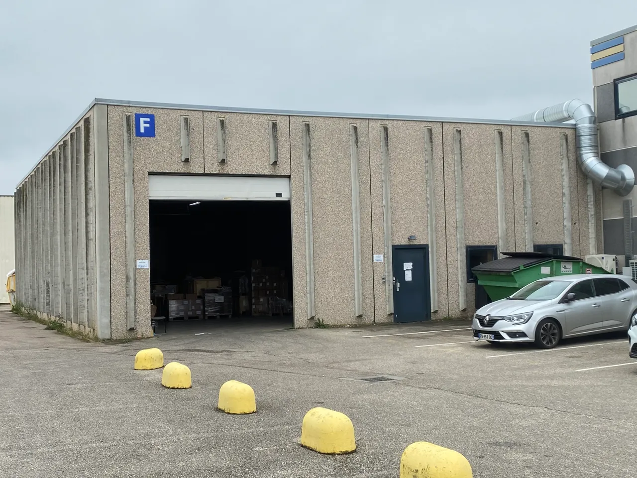 logistics - Entrepôt / Bureaux À Louer - gallery - 9