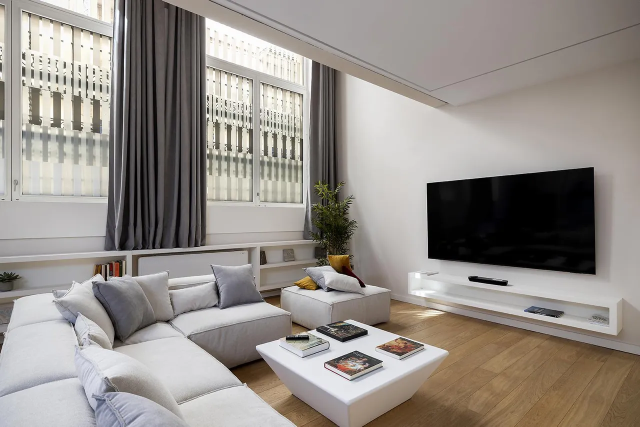 living - 173m² apartment for rent in El Born, Barcelona - gallery - 2