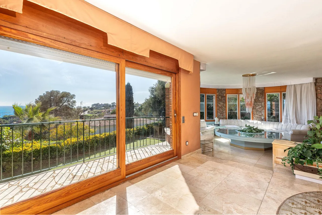 living - 259m² house / villa for sale in Blanes, Costa Brava - gallery - 5