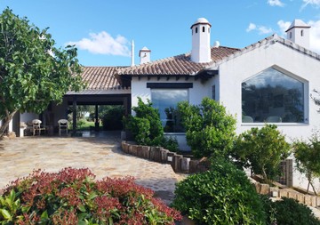 living - Casa rural de 578m² en venta en Sierra de Madrid, Madrid - featured