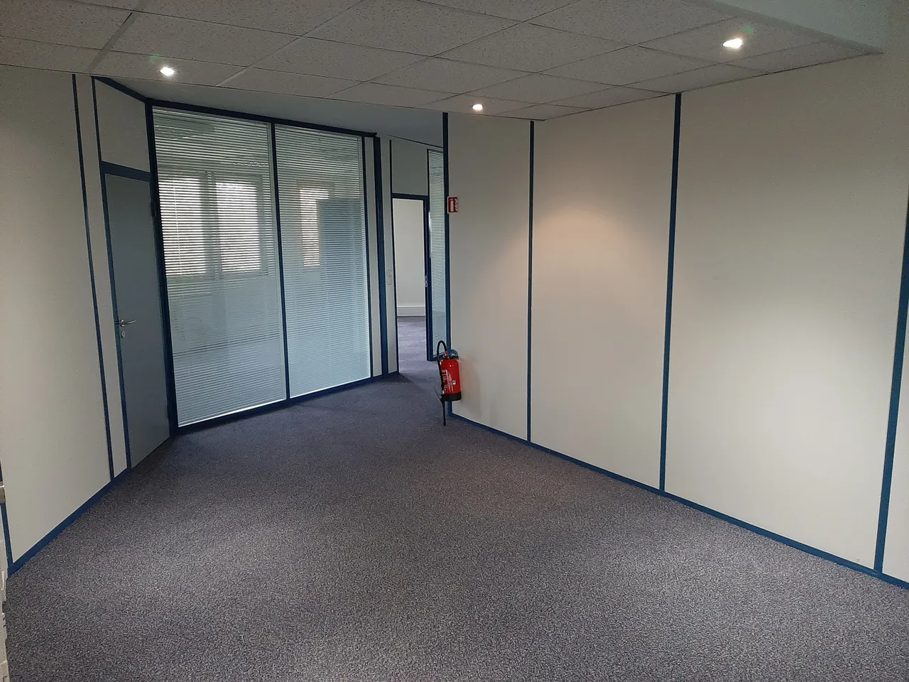 office - Offices For Rent - For Sale - gallery - 5