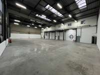 logistics - Entrepôt / Bureaux À Louer - gallery thumbnail - 4