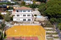 living - 495m² house / villa for sale in Premià de Dalt, Barcelona - gallery thumbnail - 2