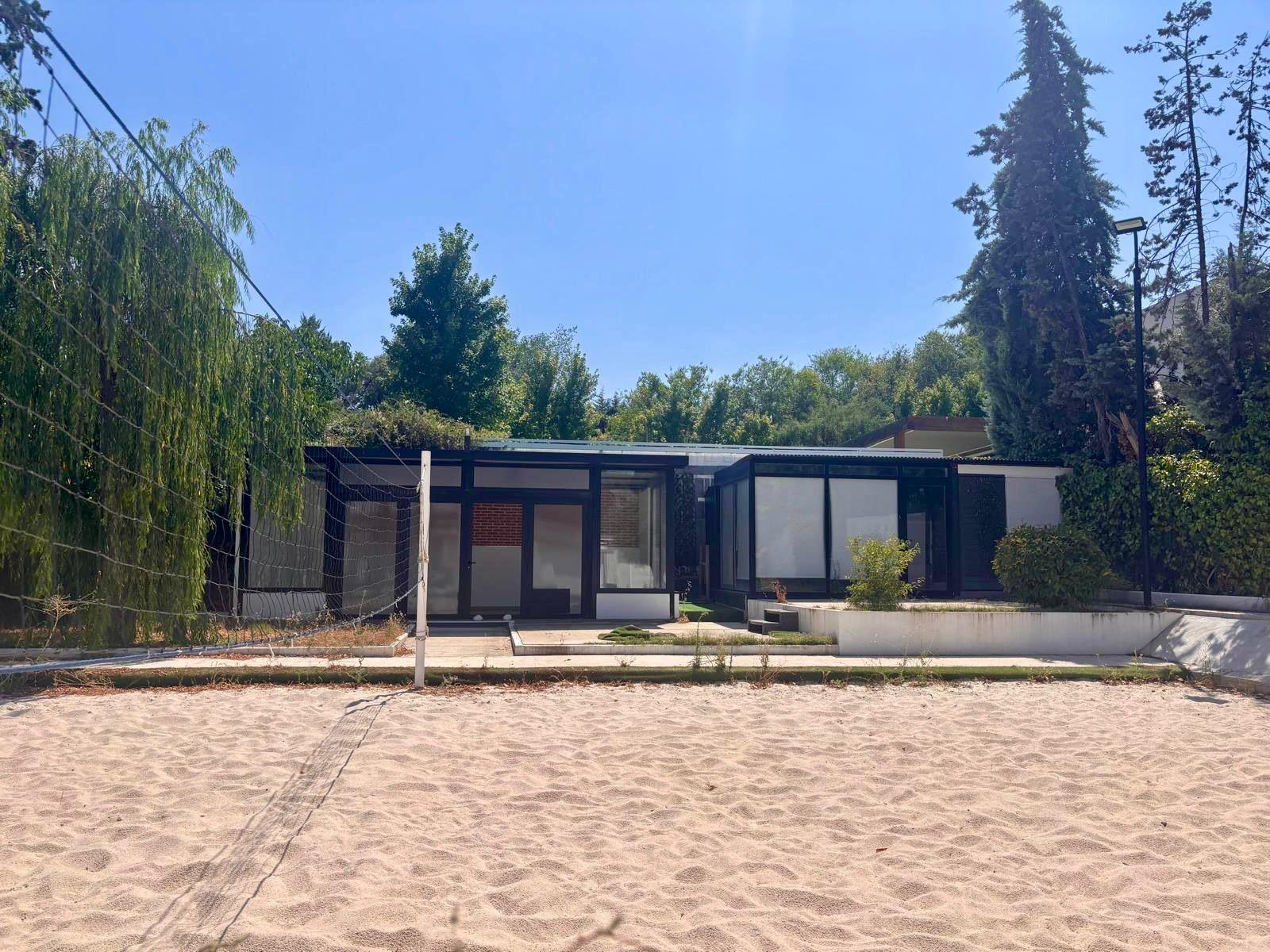 living - 350m² house / villa for sale in La Moraleja Urbanización - gallery - 5