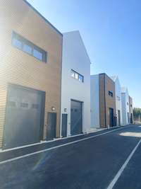 logistics - Activités / Bureaux À Louer - gallery thumbnail - 1