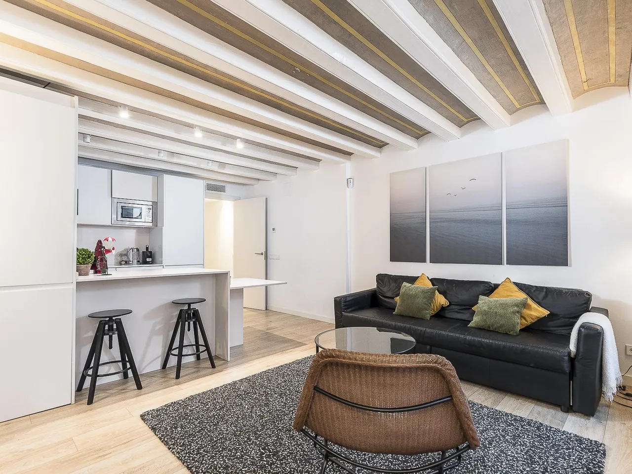 living - 87m² apartment for sale in Gótico, Barcelona - gallery - 2