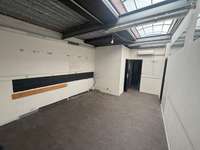 logistics - Activités / Bureaux À Louer - À Vendre - gallery thumbnail - 6