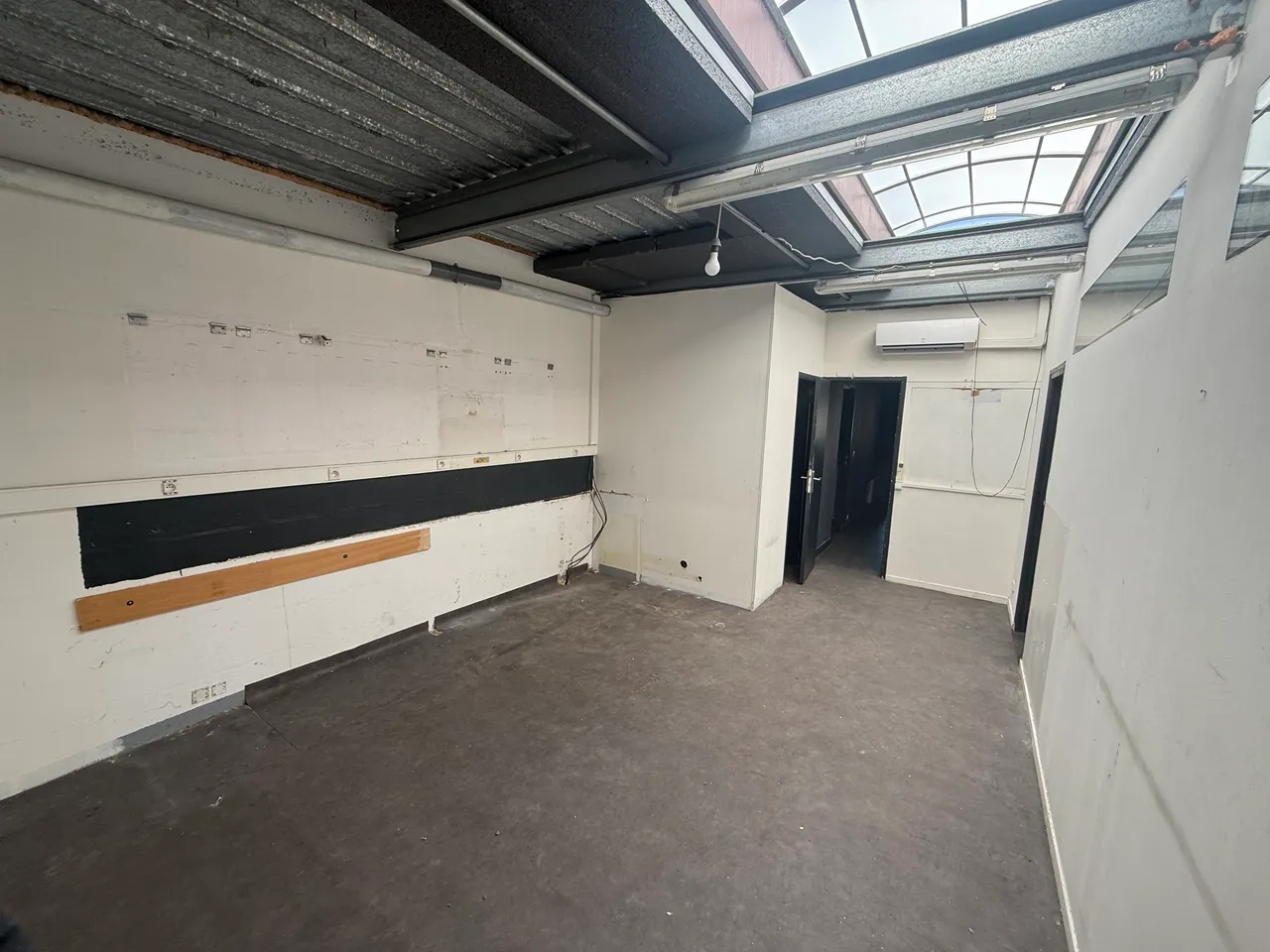 logistics - Light Industrial Premises / Offices For Rent - For Sale - gallery - 6