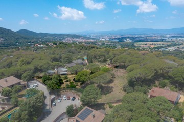 living - Parcela de 2,258m² en venta en Vallromanes, Barcelona - featured