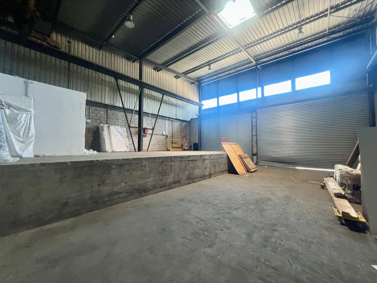 logistics - Entrepôt À Louer - gallery - 2