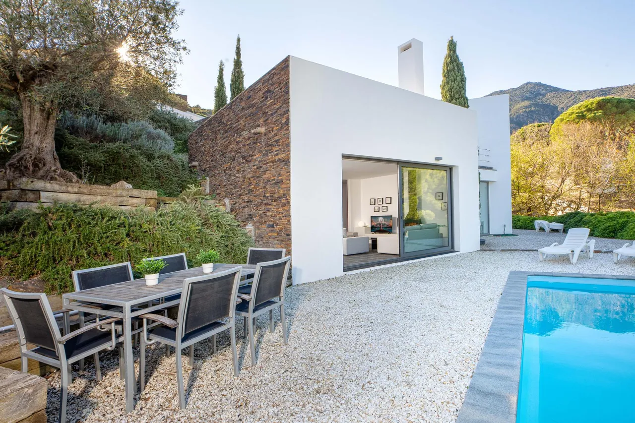 living - 241m² house / villa for sale in El Port de la Selva - gallery - 10