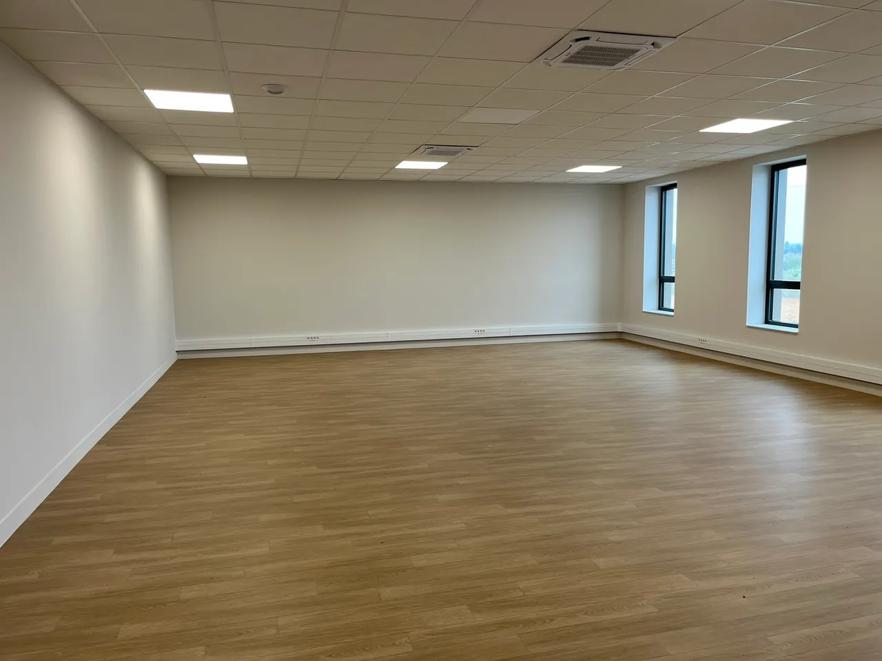 logistics - Activity Facility For Sale - gallery - 4