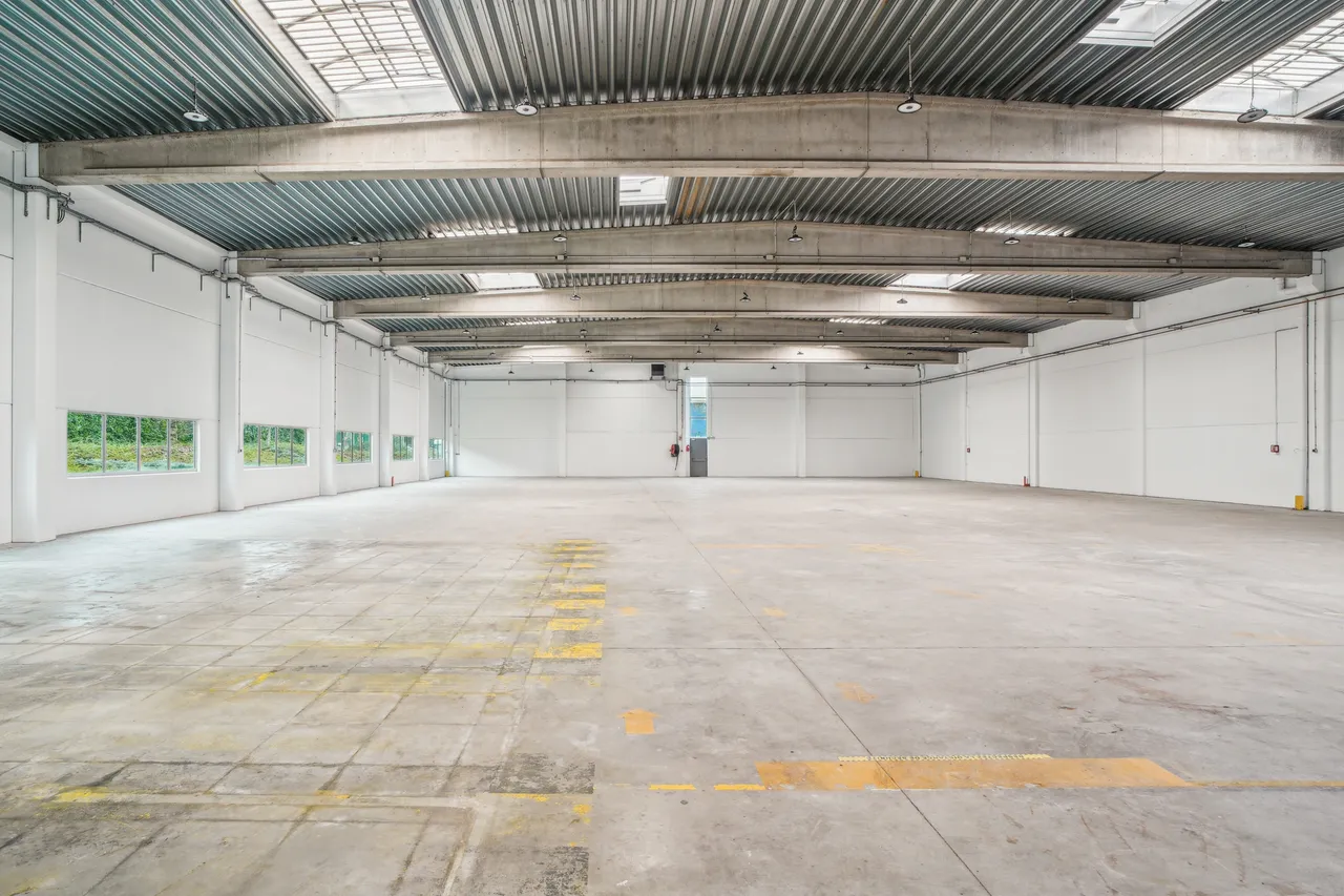 logistics - Entrepôt / Bureaux À Louer - gallery - 2
