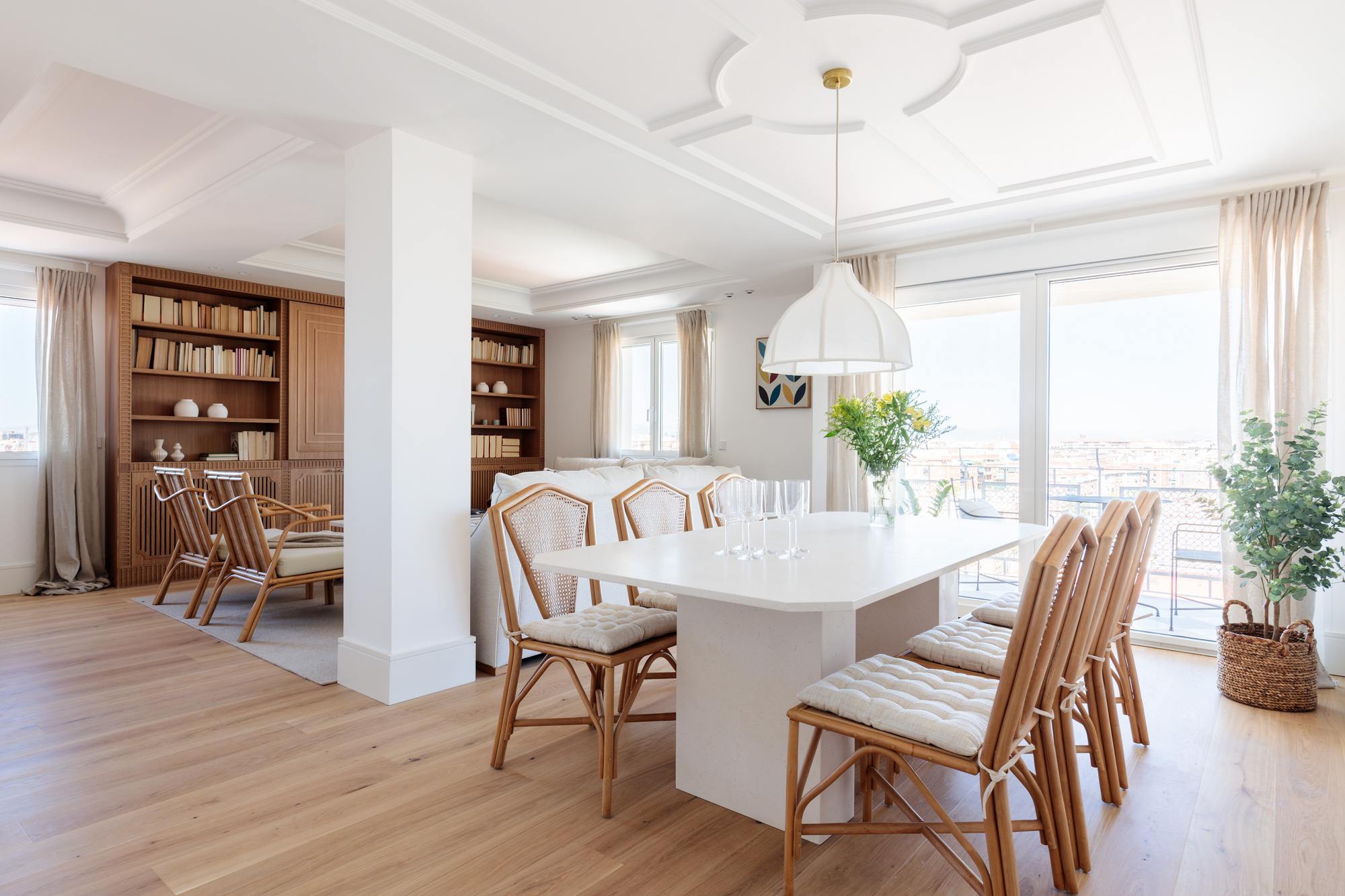 living - Piso de 162m² en venta en Cuatro Caminos, Madrid - featured