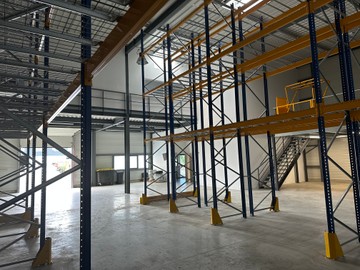 logistics - Activités / Bureaux À Louer - featured