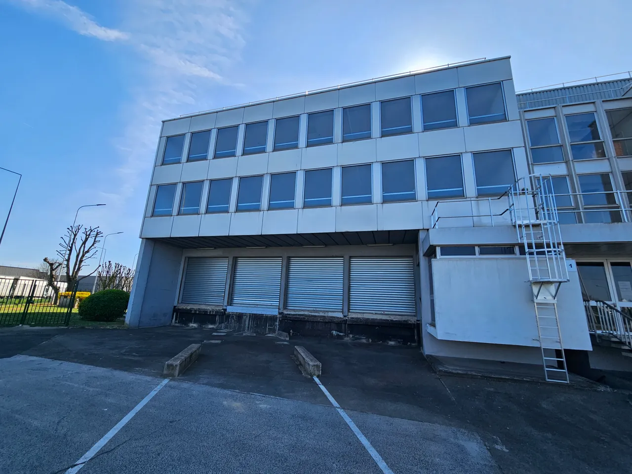 logistics - Entrepôt Logistique À Louer - gallery - 2