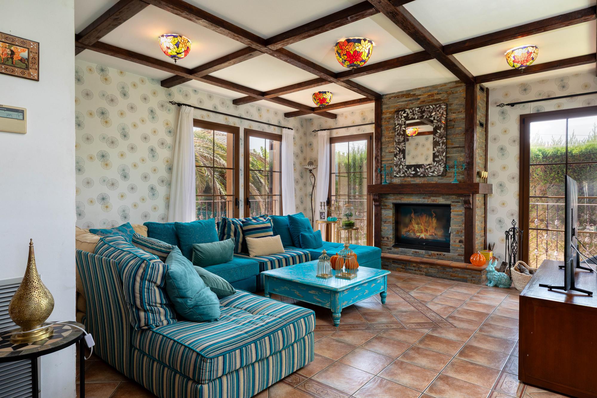 living - 584m² house / villa for sale in Empuriabrava, Costa Brava - gallery thumbnail - 7