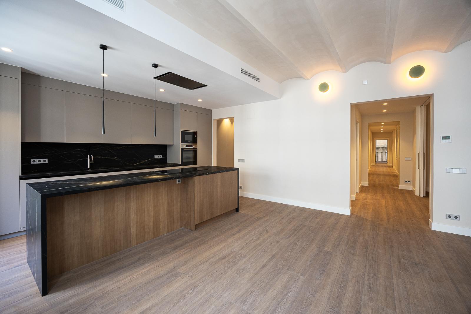 living - Piso de 204m² en venta en El Born, Barcelona - gallery thumbnail - 7