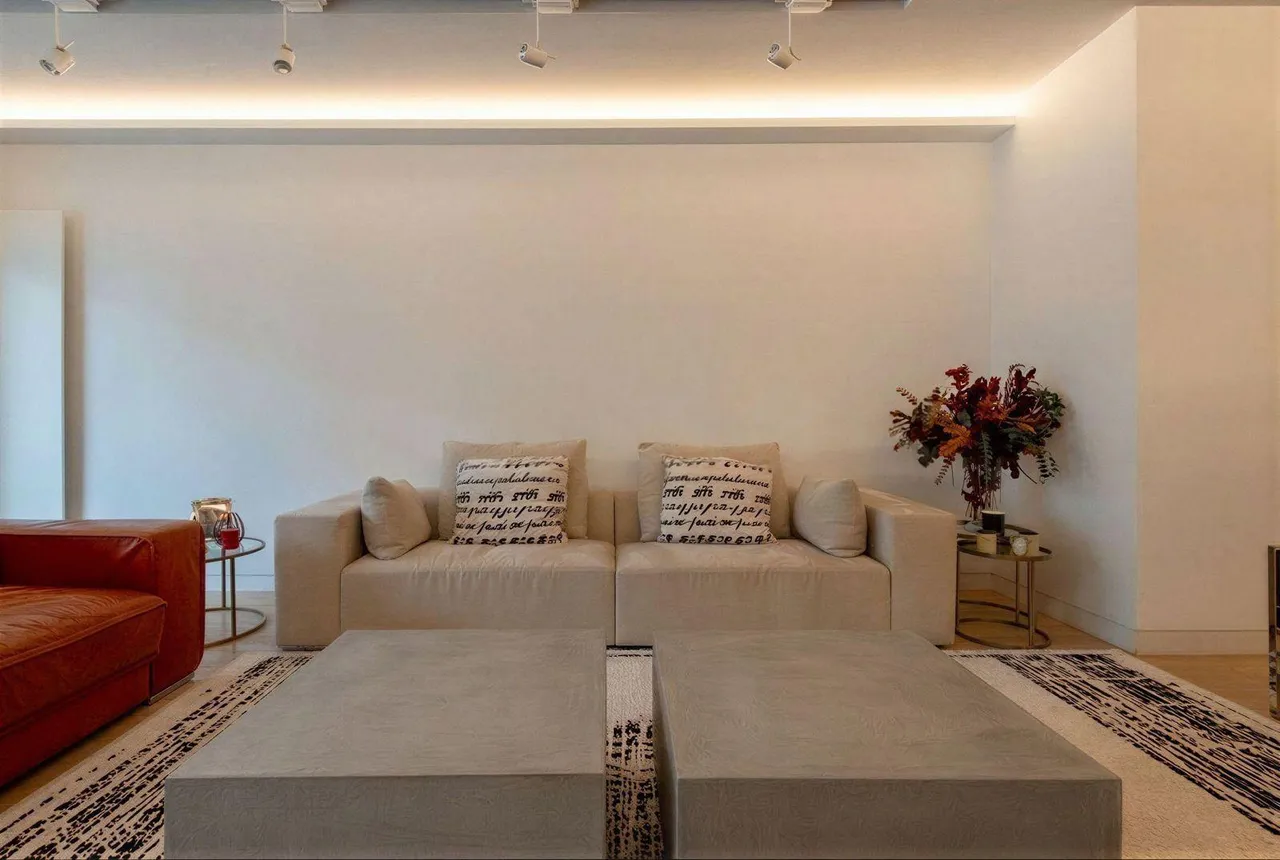 living - Piso de 292m² en alquiler en Jerónimos, Madrid - gallery - 3