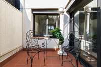 living - Ático de 84m² con 67m² terraza en venta en Eixample Derecho - gallery thumbnail - 10