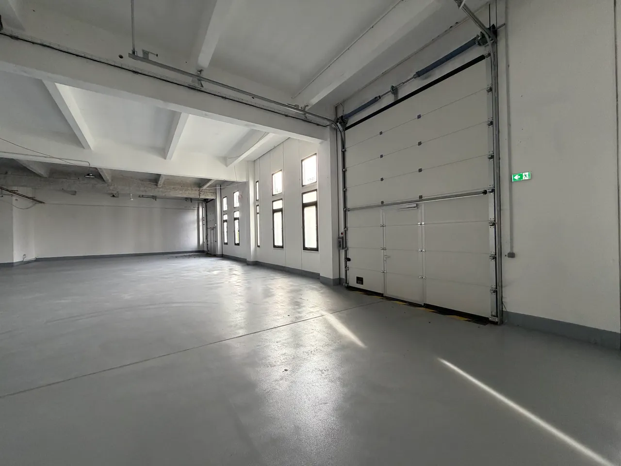 logistics - Local d’activités À Louer - gallery - 8