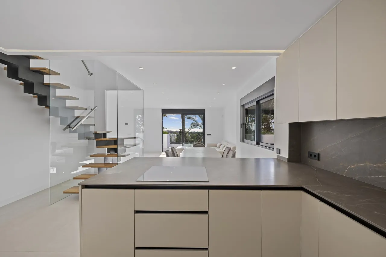 living - Contemporary villas and penthouses in El Paraíso, Estepona - gallery - 8