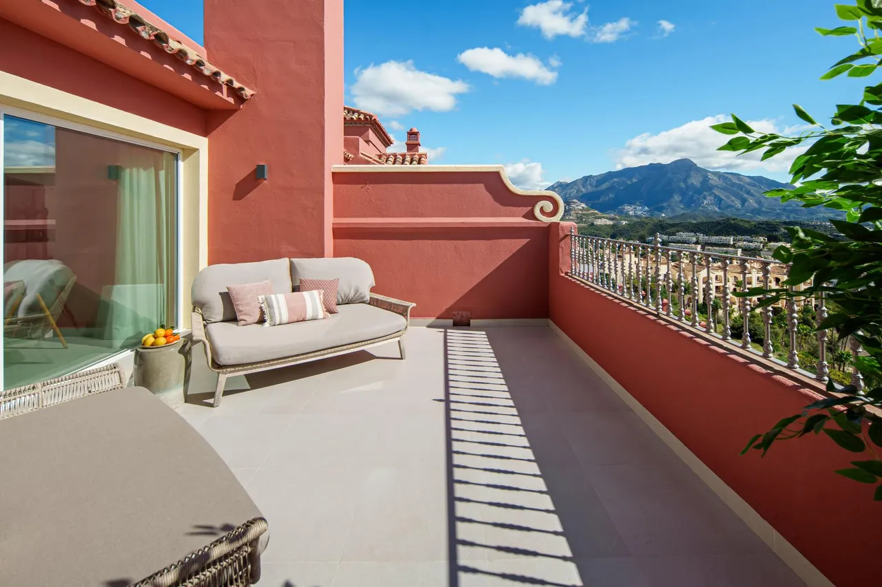 living - Ático de 195m² con 49m² terraza en venta en Nueva Andalucía - gallery - 8