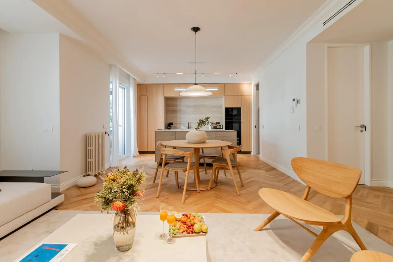 living - Piso de 113m² en alquiler en Castellana, Madrid - gallery - 5