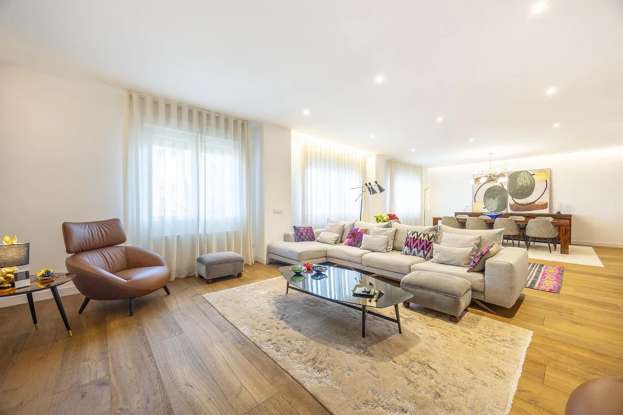 living - 289m² apartment with 6m² terrace for sale in Gran Vía - gallery - 7