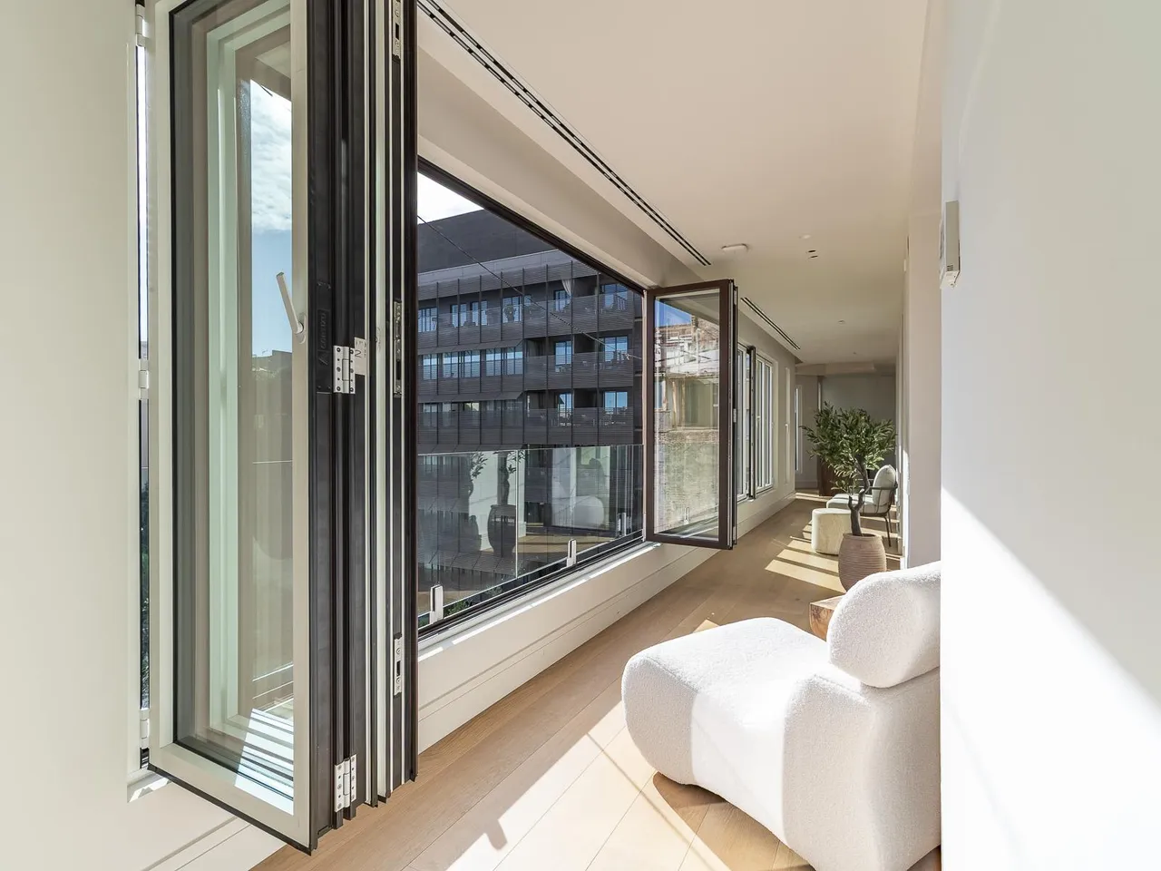 living - Piso de 273m² en venta en Eixample Derecho, Barcelona - gallery - 9