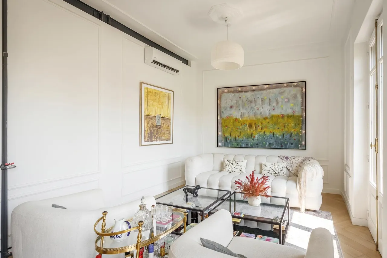 living - 110m² apartment for rent in Almagro, Madrid - gallery - 4